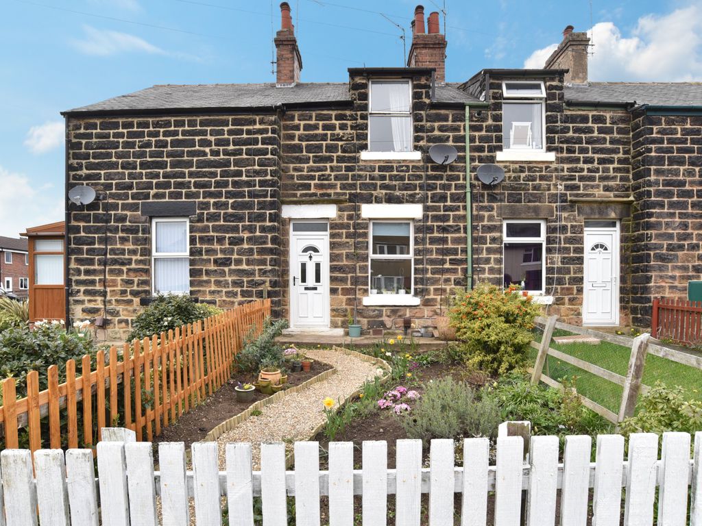 2 bed terraced house for sale in First Avenue, Harrogate HG2, £179,950