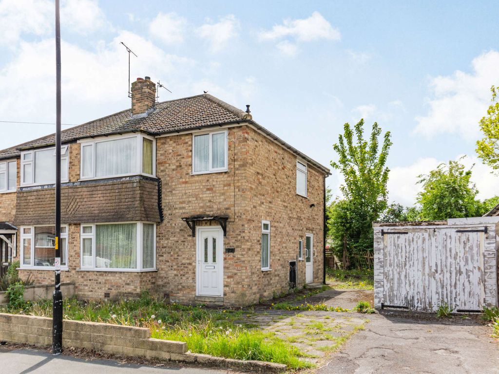 3 bed semidetached house for sale in Wedderburn Avenue, Harrogate