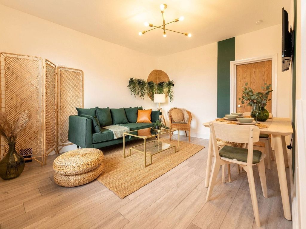 2 bed terraced house to rent in Canon Road, Bickley, Bromley BR1, £1,650 pcm Zoopla