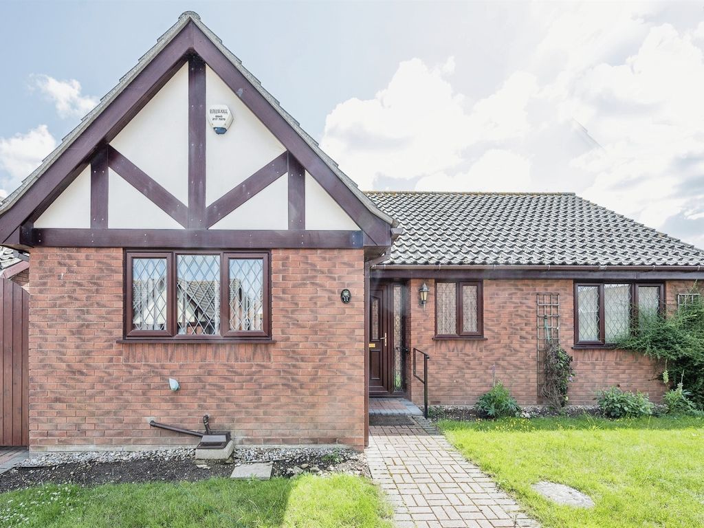 3 bed detached bungalow for sale in Tudor Walk, Gorleston, Great