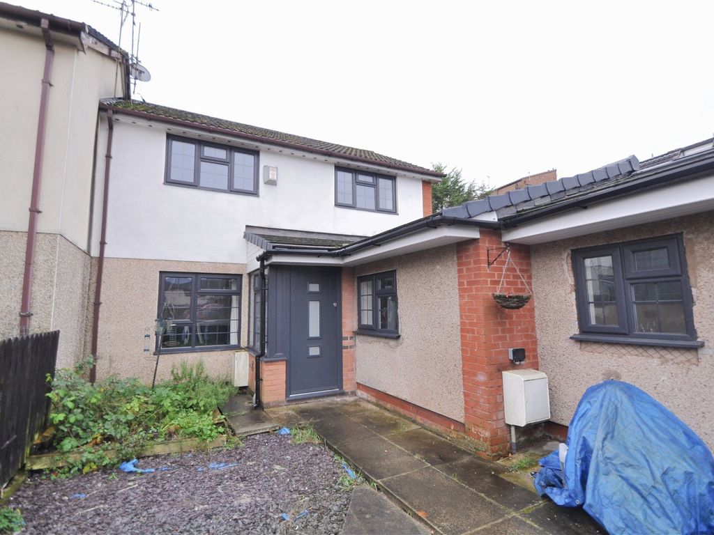 3 bed semidetached house to rent in Stanley Court, Bebington, Wirral