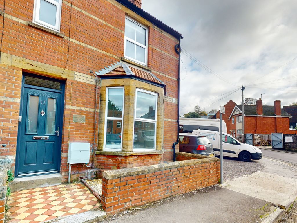 Room to rent in Manor Road, Yeovil BA20, £750 pcm Zoopla