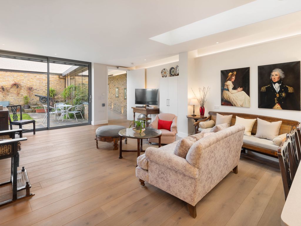 5 bed semidetached house for sale in Crabtree Lane, Fulham, London SW6