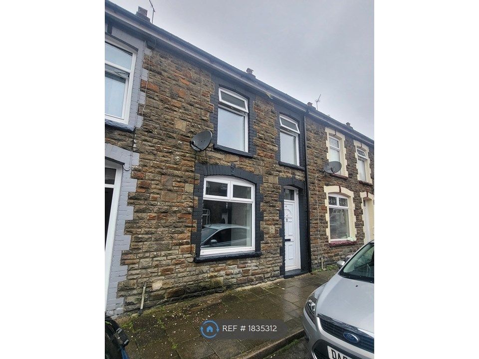3 bed terraced house to rent in James Street, Maerdy, Ferndale CF43, £