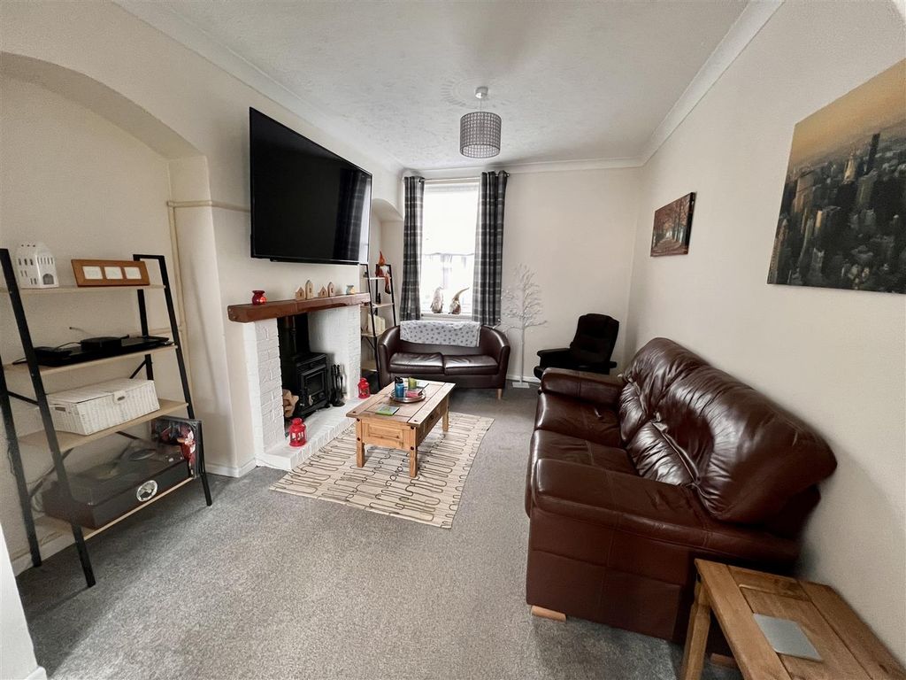 4 bed detached house for sale in Llandeilo Road, Upper Brynamman