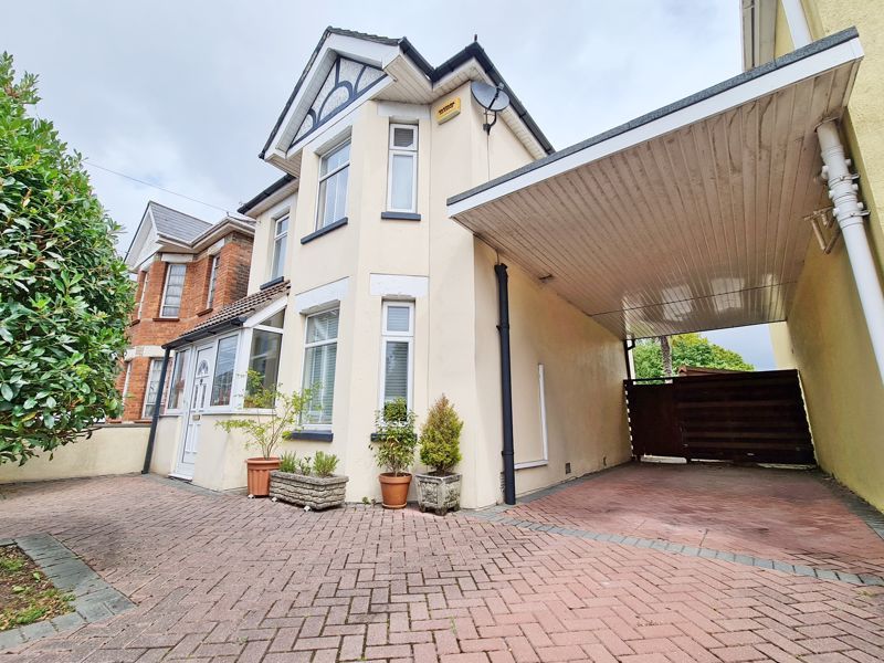 3 bed property for sale in Shaftesbury Road, Bournemouth BH8 Zoopla