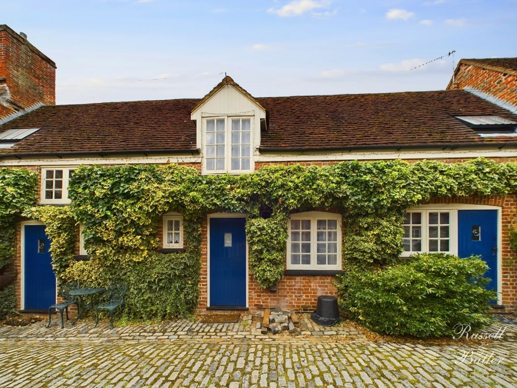 1 bed cottage to rent in Horn Street, Winslow, Buckingham MK18, £995 pcm Zoopla