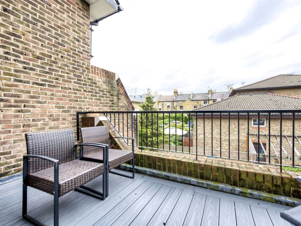 2 bed flat to rent in Dawes Road, Fulham, London SW6, £3,198 pcm Zoopla