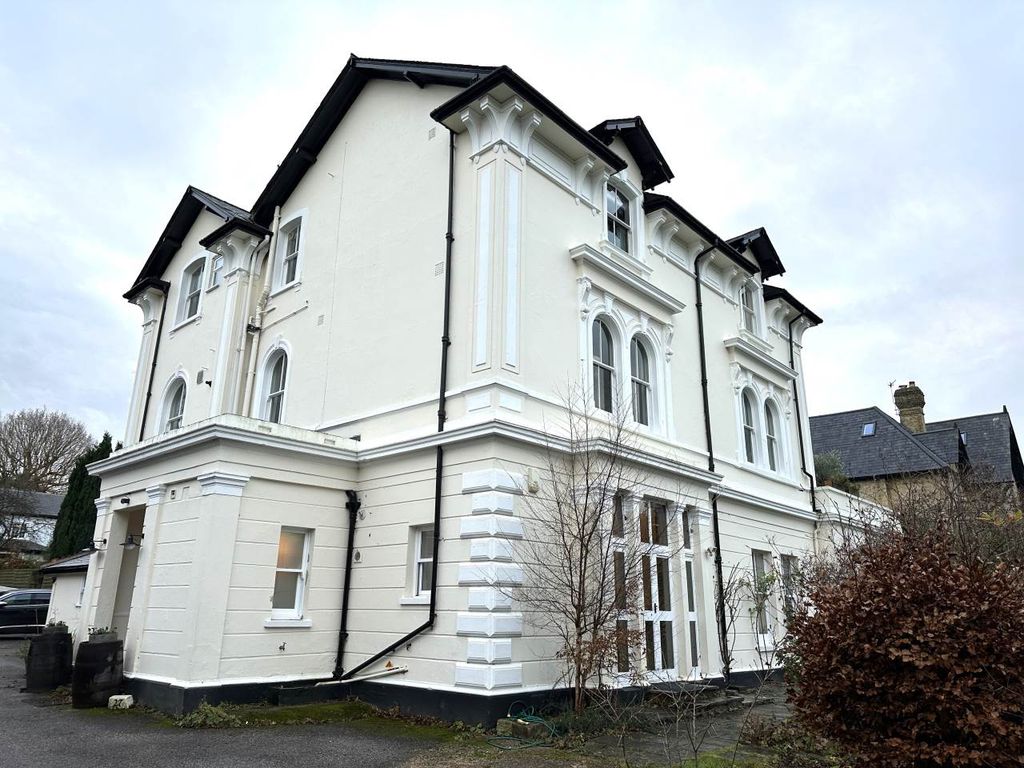 2 bed flat to rent in Broadwater Down, Tunbridge Wells, Kent TN2, £