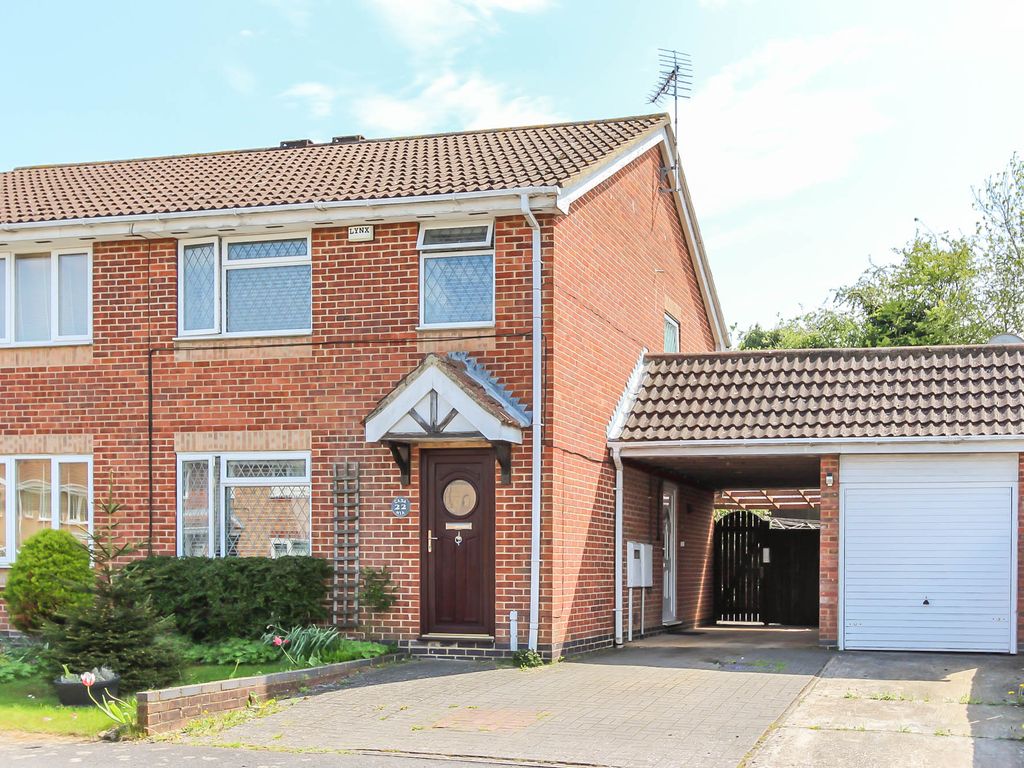3 bed semidetached house for sale in Grafton Close, Wellingborough NN8