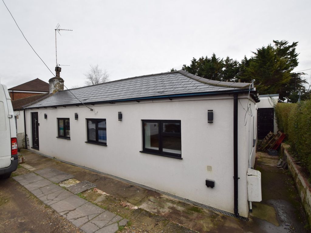 3 bed bungalow for sale in Rochester Road, Halling, Rochester, Kent ME2