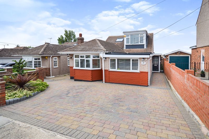 3 bed detached house for sale in Hillcrest Road, HorndonOnTheHill