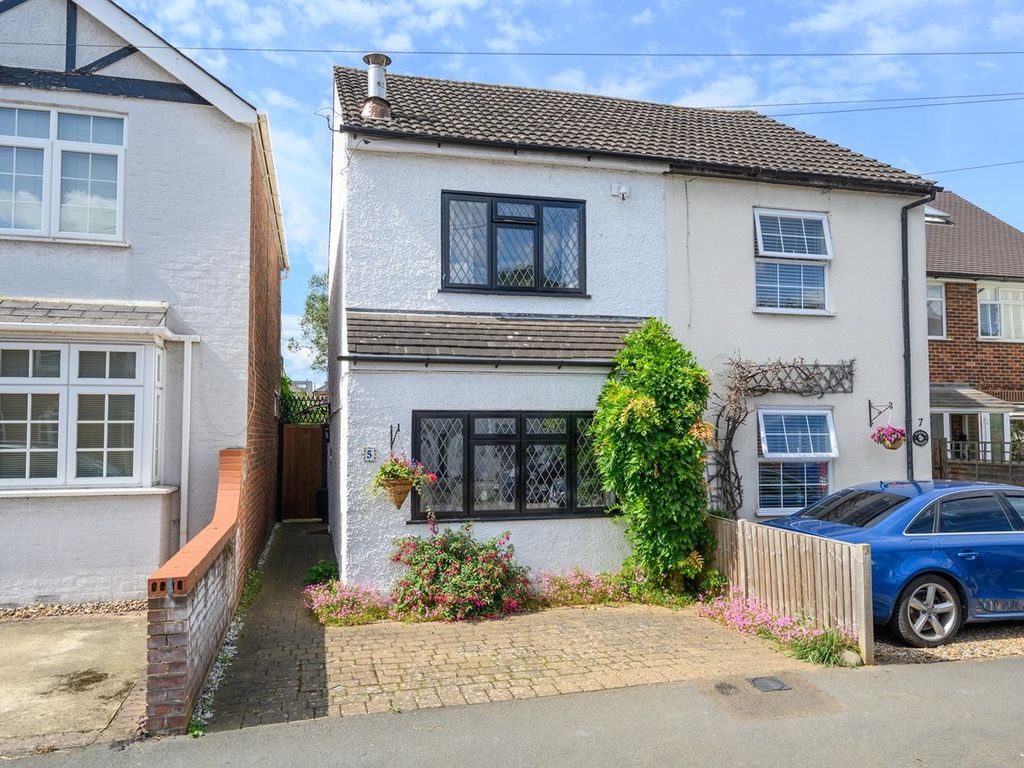 2 bed semidetached house for sale in Cambridge Road, WaltonOnThames