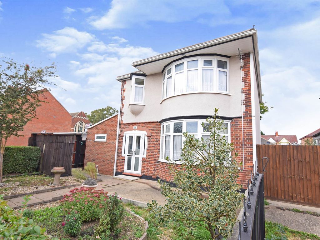 3 bed semidetached house for sale in Taverners Road, Peterborough PE1