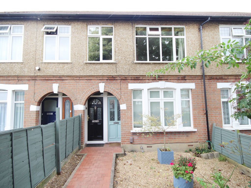 2 bed for sale in Avondale Avenue, Staines TW18 Zoopla