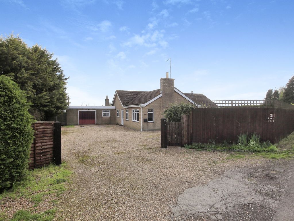 5 bed detached bungalow for sale in Low Road, Crowland, Peterborough