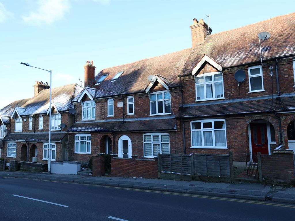 2 bed terraced house to rent in Seal Road, Sevenoaks TN14, £1,500 pcm