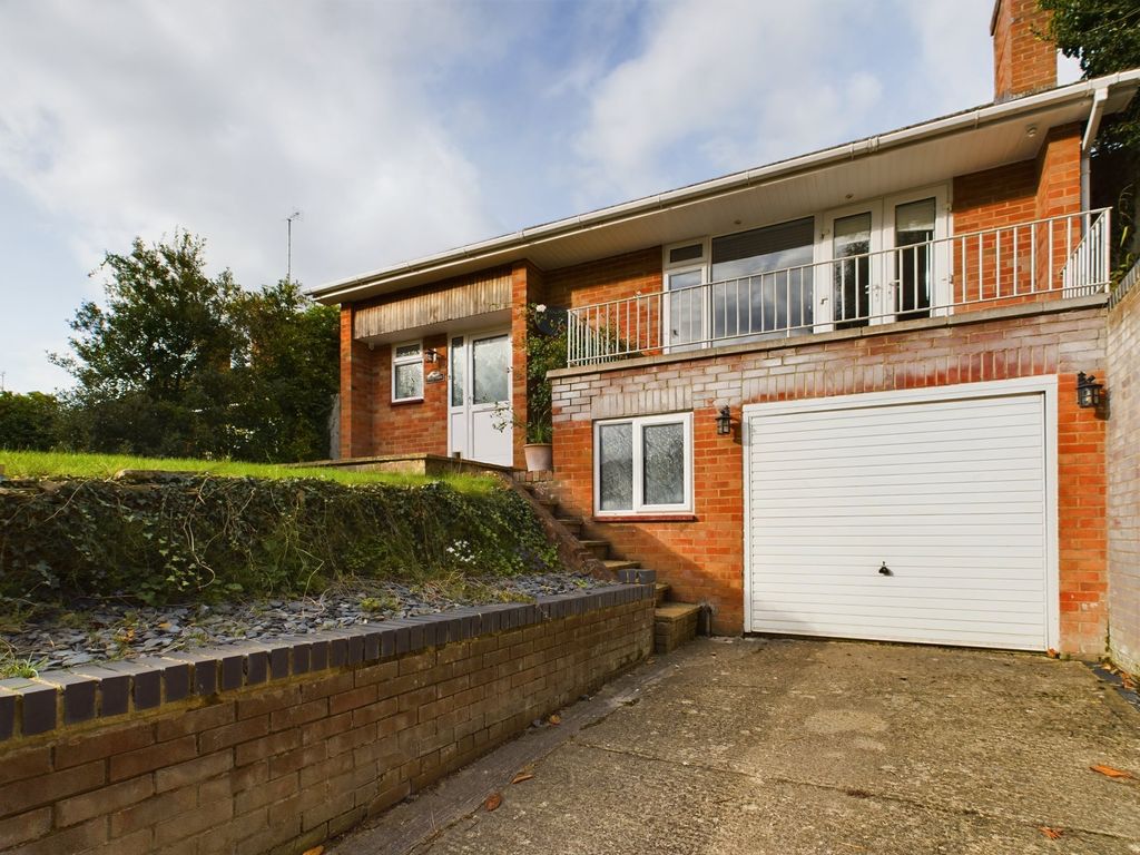 2 bed detached house to rent in Copt Elm Close, Charlton Kings