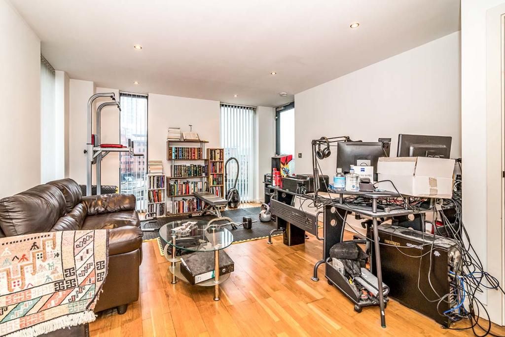 1 bed flat to rent in The Quays, Salford M50, £1,050 pcm Zoopla