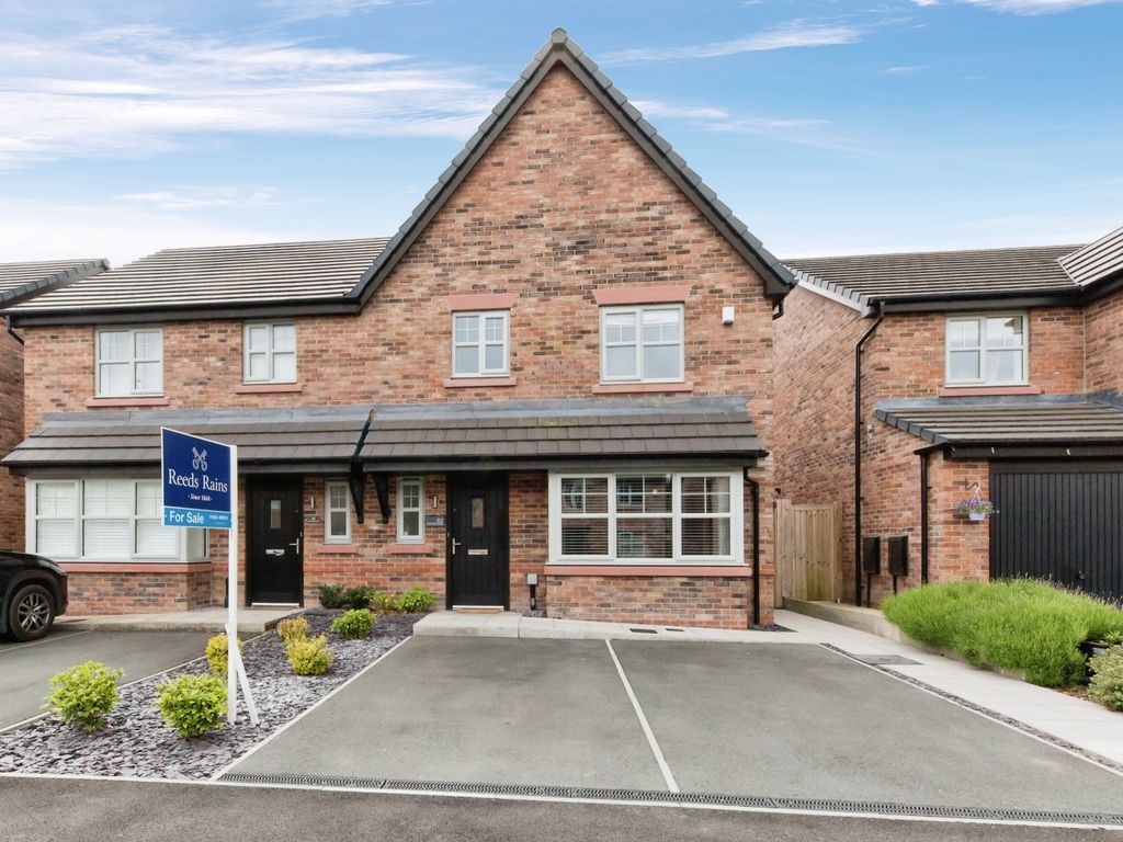 3 bed semidetached house for sale in Wightman Avenue, Macclesfield