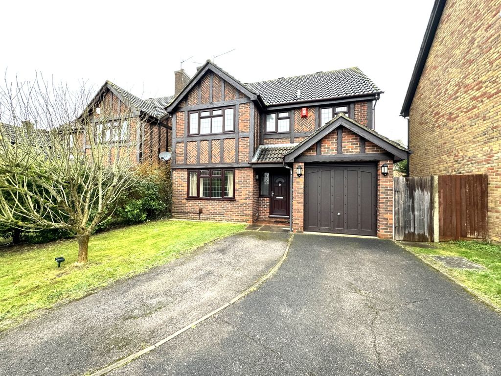 4 bed detached house to rent in Wickford Way, Lower Earley, Reading RG6