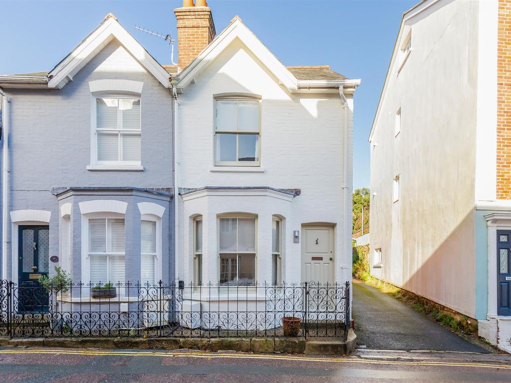 2 bed property for sale in Union Road, Cowes PO31, £425,000 Zoopla