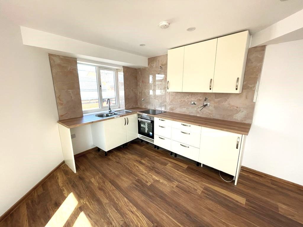 1 bed flat to rent in Newhall Street, West Bromwich B70, £925 pcm Zoopla