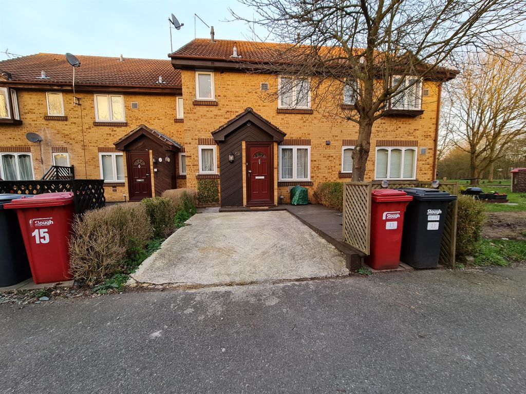 1 bed terraced house for sale in Albany Park, Colnbrook, Slough SL3, £