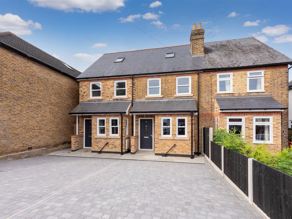 3 bed terraced house for sale in Cippenham Lane, Cippenham, Slough SL1