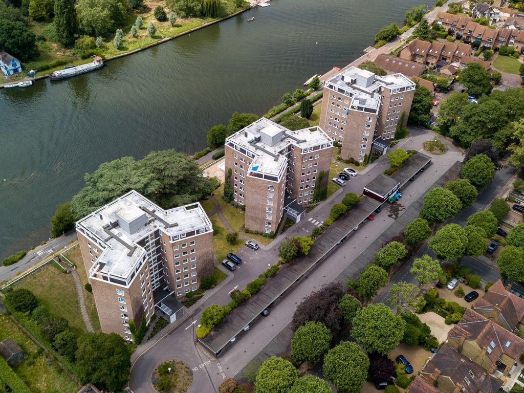 2 bed flat for sale in Albany Park Road, Kingston Upon Thames KT2 Zoopla