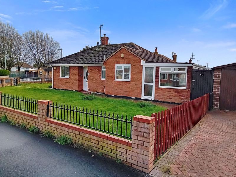 2 bed detached bungalow for sale in Shearwater Grove, Innsworth GL3, £