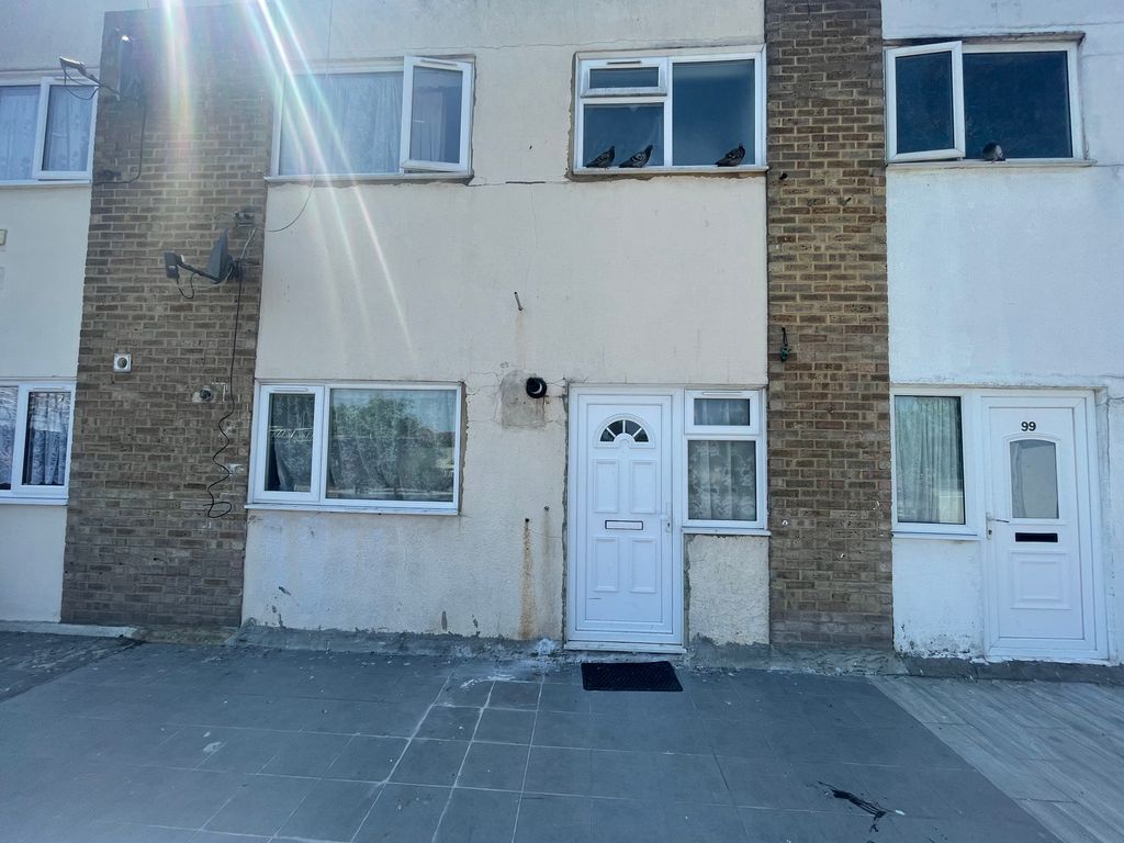 3 bed flat for sale in Salisbury Road, Hounslow TW4 Zoopla