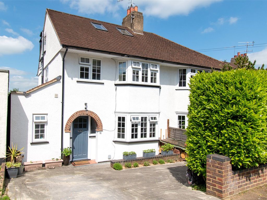 4 bed semidetached house for sale in Dickens Close, St. Albans