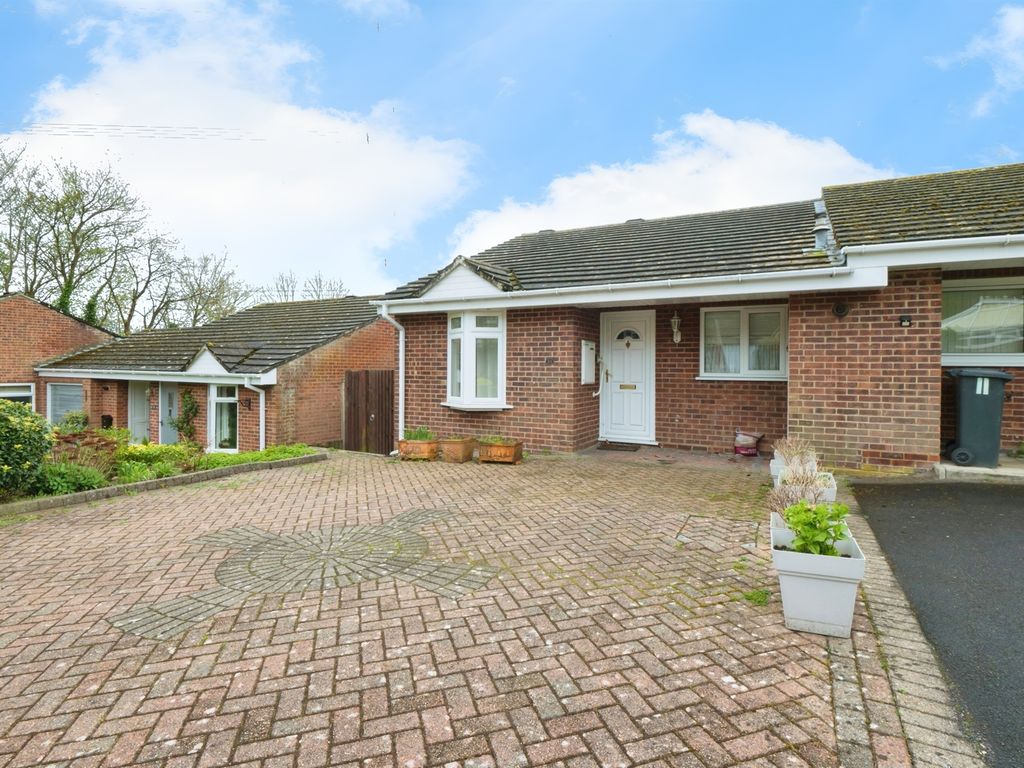 2 bed semidetached bungalow for sale in Walmer Close, Eastleigh SO50
