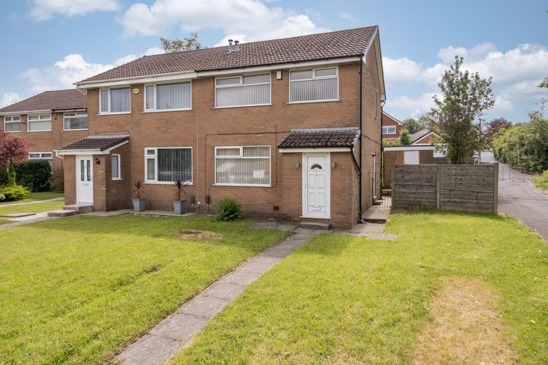 3 bed semidetached house to rent in Broadford Road, Ladybridge, Bolton