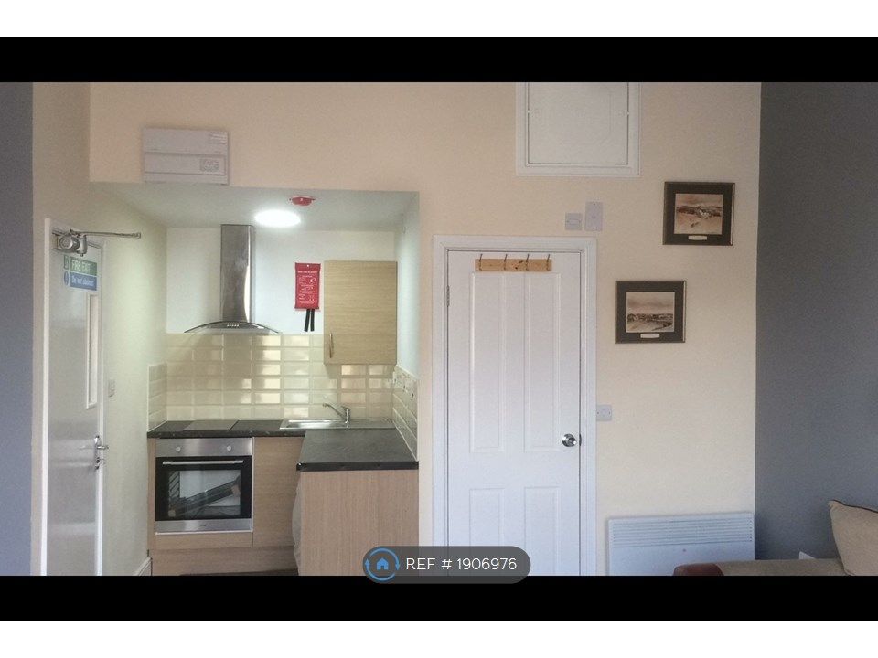1 bed flat to rent in Stoke On Trent, Stoke On Trent ST4, £600 pcm Zoopla