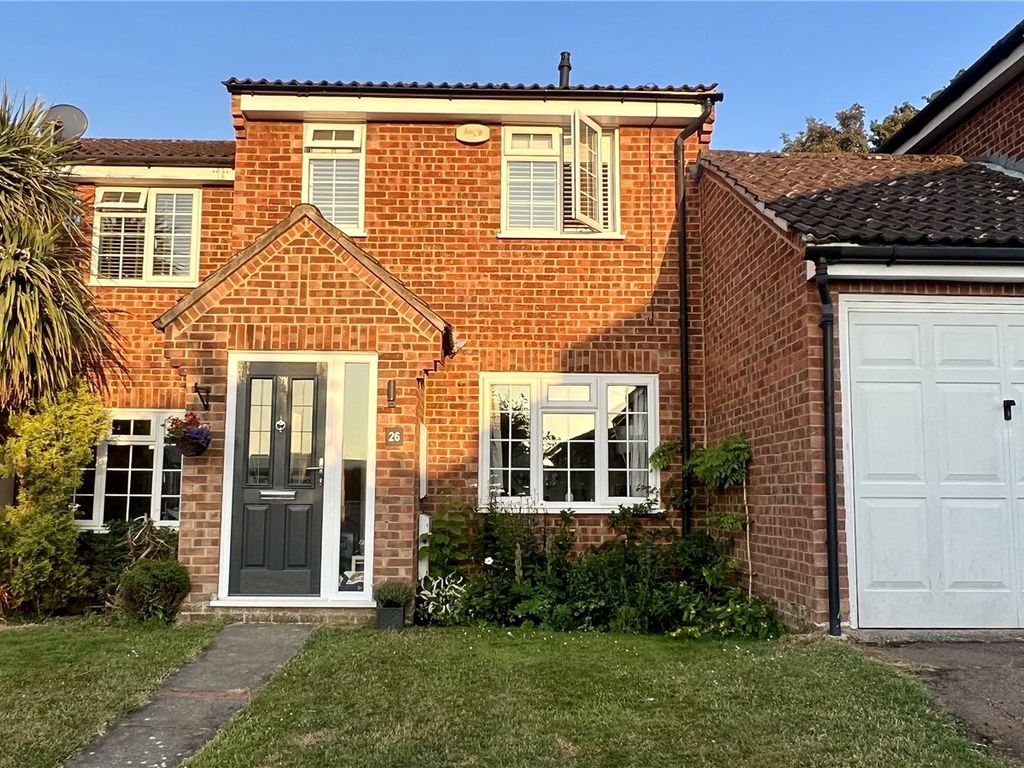 3 bed end terrace house for sale in Old Barn Road, Leybourne, West