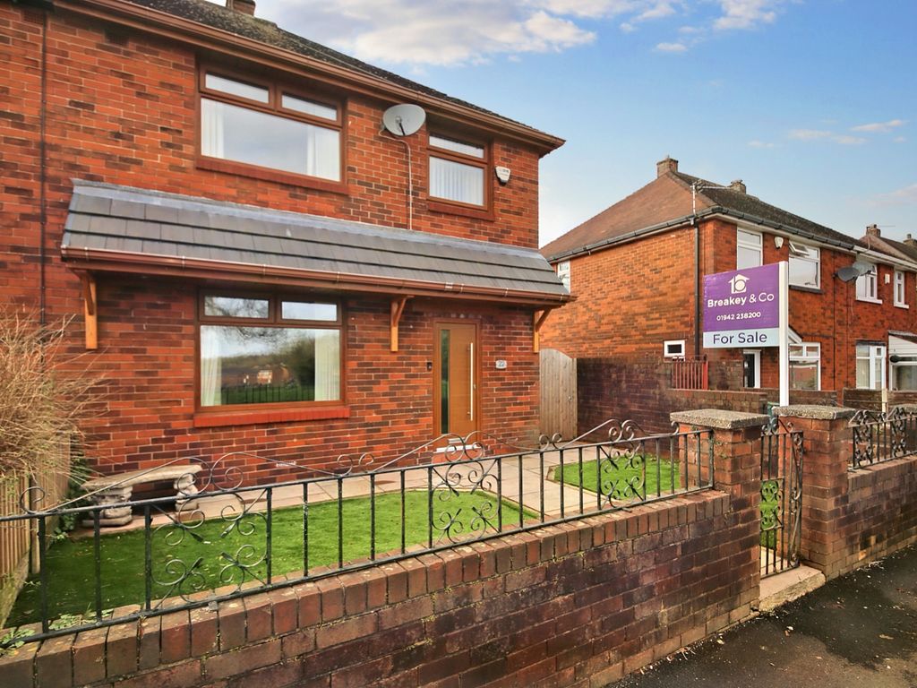3 bed semidetached house for sale in Northumberland Street, Wigan