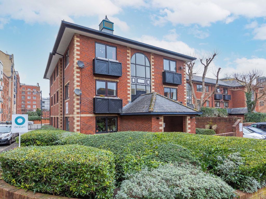 2 bed flat for sale in Ferry Street, Redcliff Backs, Bristol BS1 Zoopla