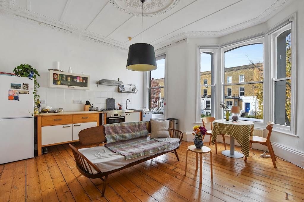 1 bed flat to rent in Hanley Road, London N4, £1,850 pcm Zoopla