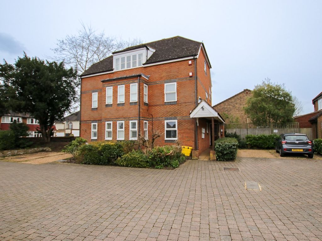 1 bed flat to rent in Park Road, Cheam SM3 Zoopla