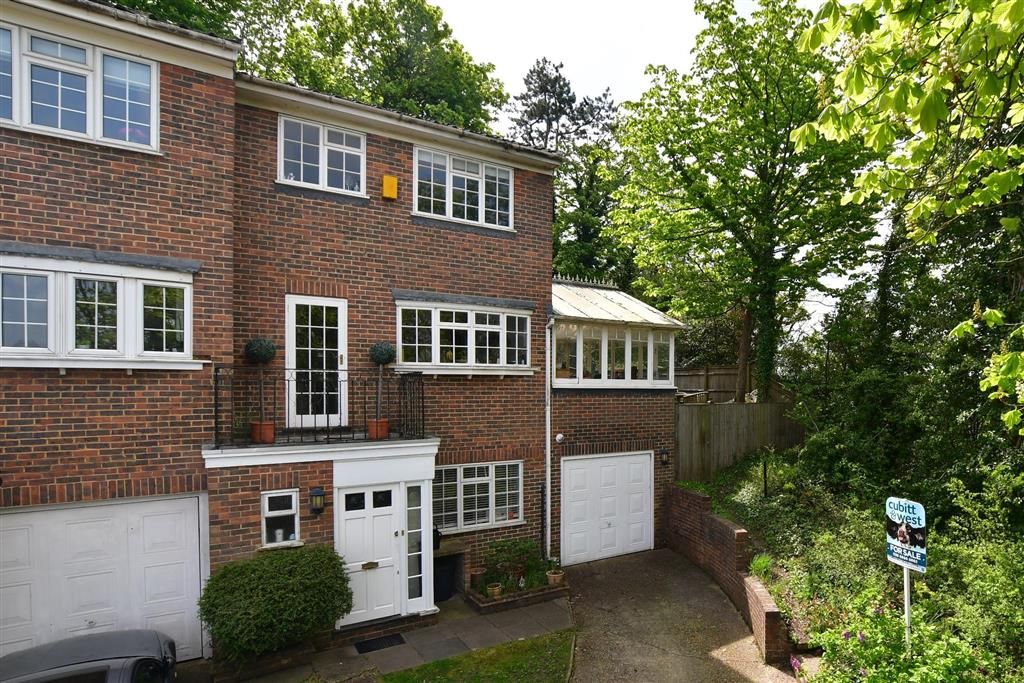 4 bed semidetached house for sale in Hillview Close, Purley, Surrey