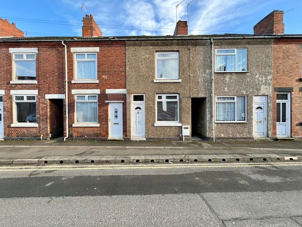 2 bed terraced house for sale in Highfield Street, Coalville