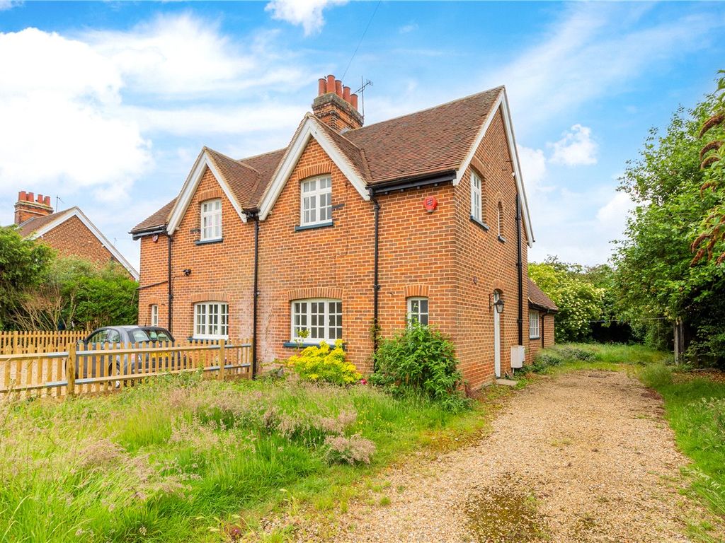 2 bed semidetached house for sale in Ground Lane, Hatfield AL10 Zoopla