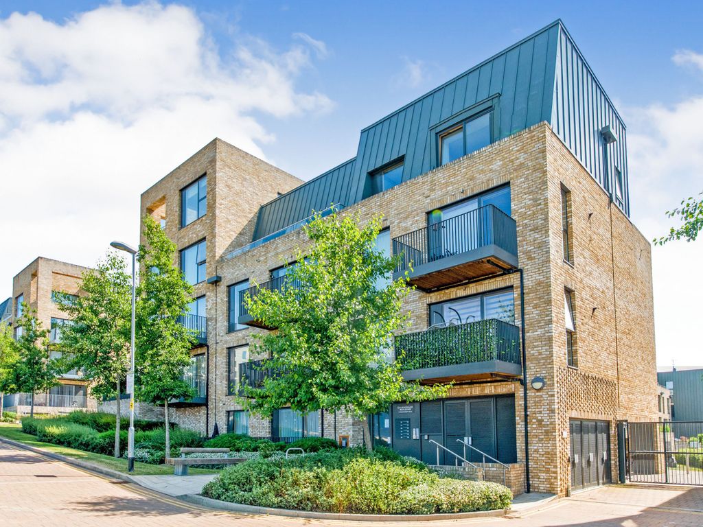 5 Regiment Hill London NW7  