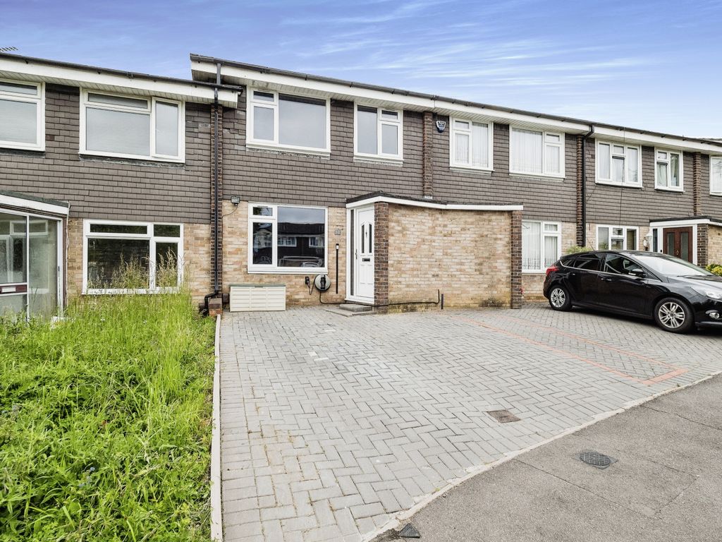 3 bed terraced house for sale in Downham Close, Romford RM5 Zoopla