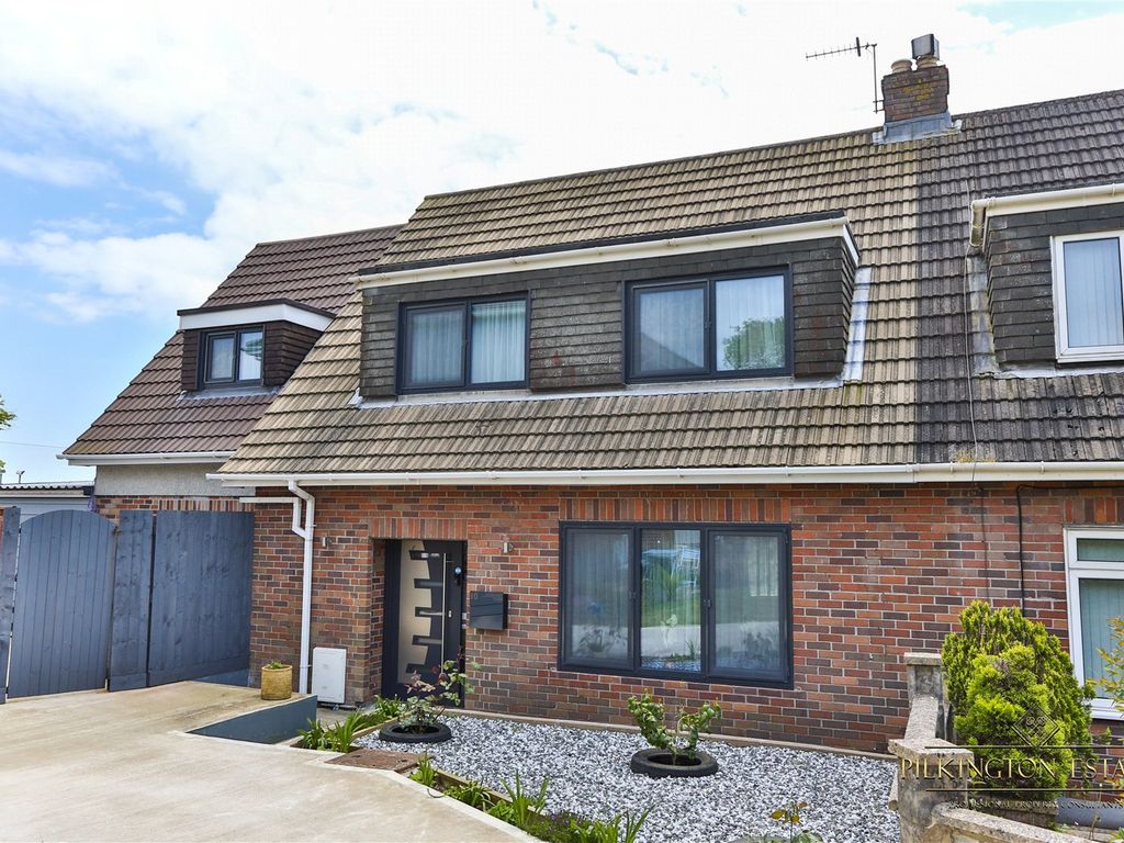 4 bed semidetached house for sale in Lyndhurst Close, Plymouth, Devon