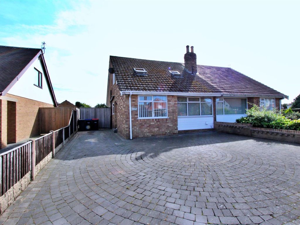 3 bed semidetached bungalow for sale in West Drive, ThorntonCleveleys