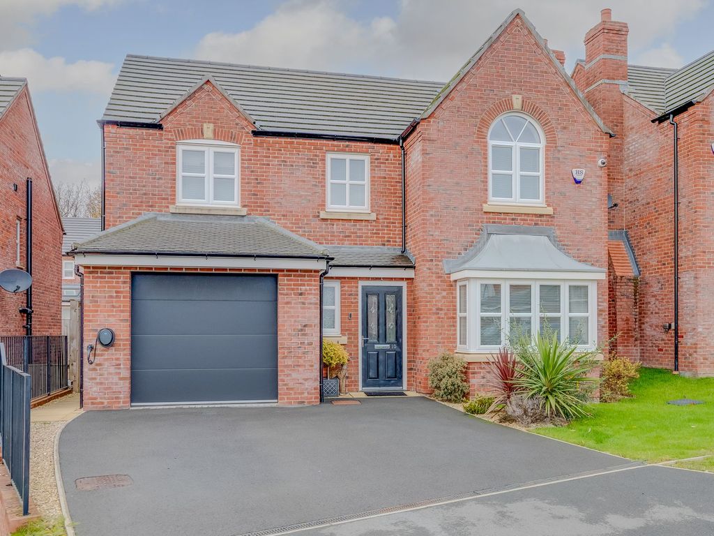 4 bed detached house for sale in Weaver Close, Upholland WN8, £350,000