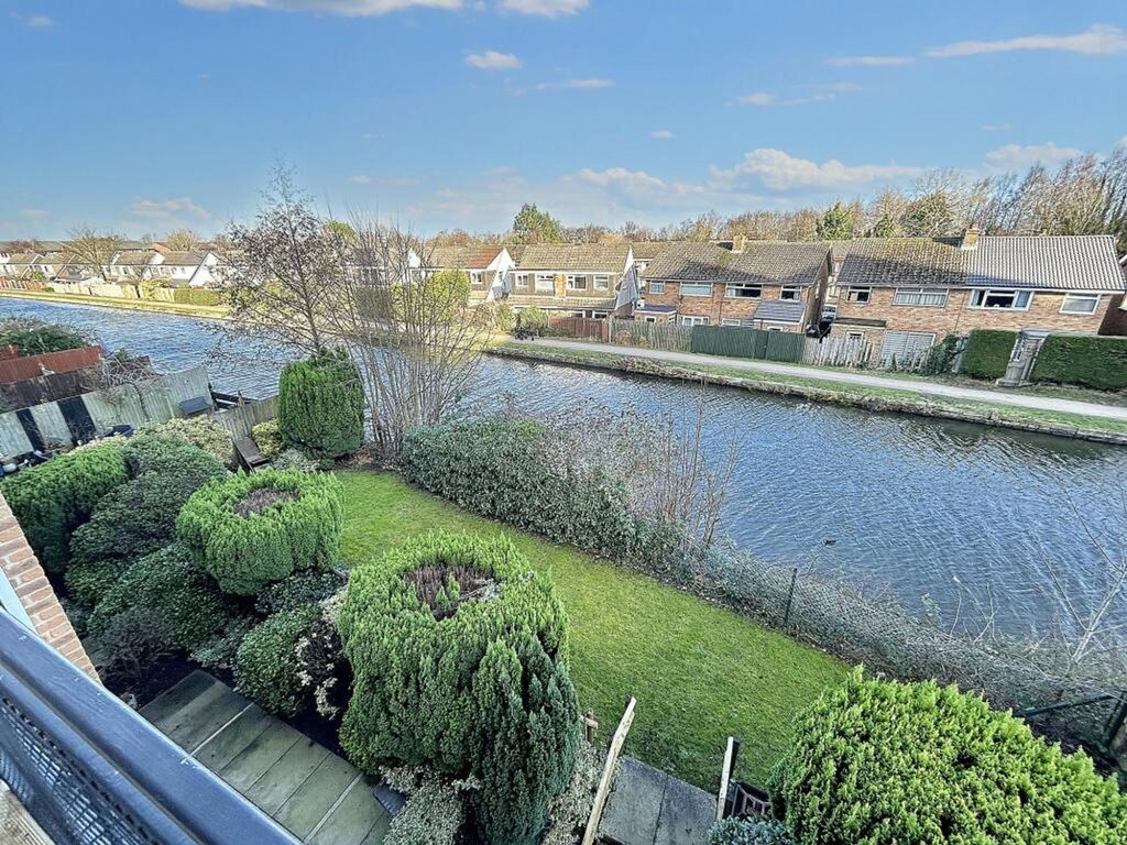 2 bed flat for sale in Mill Lane, Burscough L40, £164,950 Zoopla